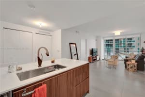 488 NE 18th St, Miami, FL 33132, Sold 09/26/22