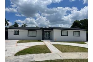 18485 NW 78th Ave, Hialeah, FL 33015, Sold 08/16/22