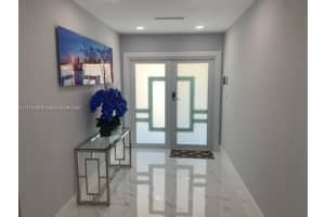 18485 NW 78th Ave, Hialeah, FL 33015, Sold 08/16/22