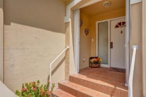 14601 Balgowan Rd Apt 203-2, Miami Lakes, FL 33016, Sold 08/22/22