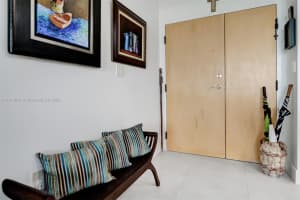 9805 NW 52nd St APT 408, Doral, FL 33178, Sold 08/31/22