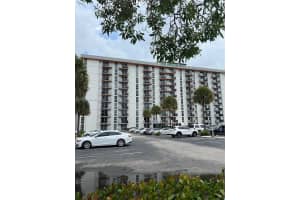 2075 NE 164th St APT 404, North Miami Beach, FL 33162, Sold 08/24/22