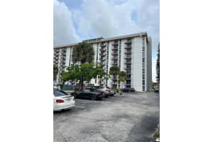 2075 NE 164th St APT 404, North Miami Beach, FL 33162, Sold 08/24/22