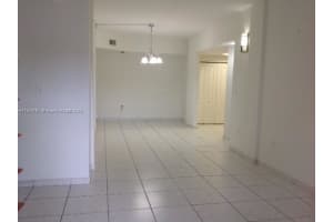 17405 NW 75th Pl APT 109, Hialeah, FL 33015, Sold 08/11/22