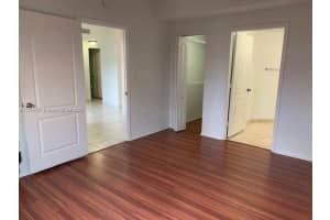17405 NW 75th Pl APT 109, Hialeah, FL 33015, Sold 08/11/22