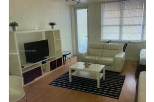 100 Lincoln Rd, Miami Beach, FL 33139, Sold 09/09/22