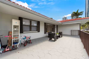 221 186th St, Sunny Isles Beach, FL 33160, Sold 10/12/23