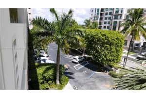 220 Kings Point Dr APT 409, Sunny Isles Beach, FL 33160, Sold 08/03/22