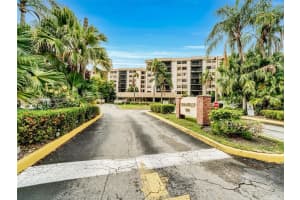 900 NE 195th St APT 320, Miami, FL 33179, Sold 08/12/22