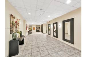 900 NE 195th St APT 320, Miami, FL 33179, Sold 08/12/22