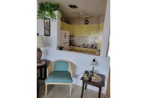 800 SW 11th Ave #18a, Hallandale Beach, FL 33009, Sold 06/01/22