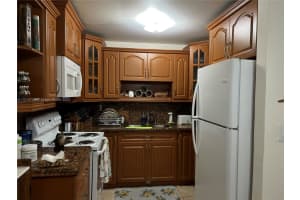 1221 SW 122nd Ave APT 215, Miami, FL 33184, Sold 06/24/22