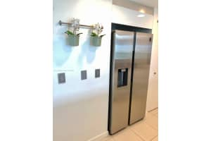 325 S Biscayne Blvd #1520, Miami, FL 33131, Sold 10/07/22