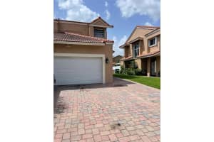 8219 NW 191st Ln # 37b-1, Hialeah, FL 33015, Sold 08/19/22
