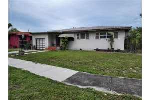 365 To to Lo Chee Dr, Hialeah, FL 33010, Sold 08/03/22