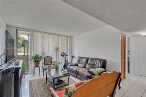 8002 SW 149th Ave APT B201, Miami, FL 33193, Sold 07/22/22