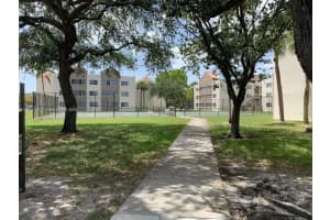 6065 NW 186th St APT 204, Hialeah, FL 33015, Sold 06/30/22