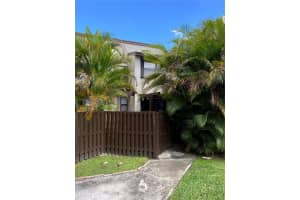 9990 NW 9th St Cir, Miami, FL 33172, Sold 09/06/22