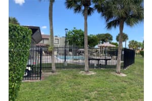 9990 NW 9th St Cir, Miami, FL 33172, Sold 09/06/22