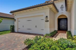 902 SW 113th Way, Pembroke Pines, FL 33025, Sold 07/25/22