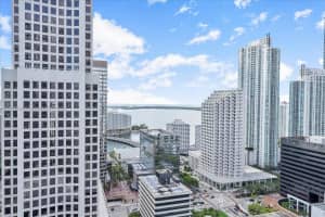 68 SE 6th St Apt 2603, Miami, FL 33131, Sold 09/27/22