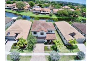 1033 SW 113th Way, Pembroke Pines, FL 33025, Sold 10/03/22