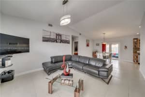 17248 NW 74th Pl, Hialeah, FL 33015, Sold 07/29/22