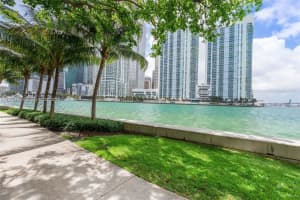 520 Brickell Key Dr, Miami, FL 33131, Sold 09/23/22
