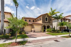 8910 NW 98th Ct, Doral, FL 33178, Sold 07/29/22