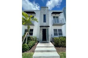 405 NE 35th Ct, Oakland Park, FL 33334, Sold 09/28/22