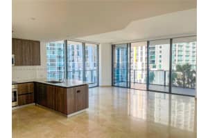 68 SE 6th St, Miami, FL 33131, Sold 12/09/22