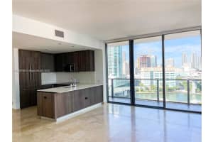 68 SE 6th St, Miami, FL 33131, Sold 12/09/22