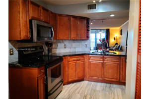 115 Lake Emerald Dr APT 205, Oakland Park, FL 33309, Sold 08/04/22
