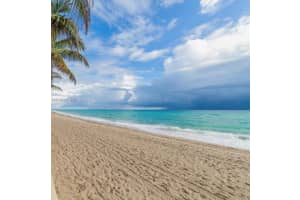 3001 S Ocean Dr APT 437, Hollywood, FL 33019, Sold 08/16/22