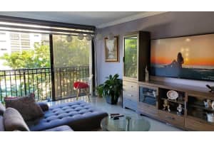 16919 N Bay Rd, Sunny Isles Beach, FL 33160, Sold 10/17/22
