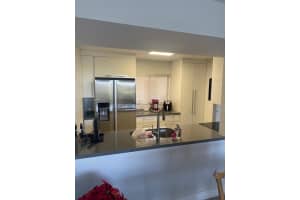 8005 SW 107th Ave APT 313, Miami, FL 33173, Sold 07/08/22