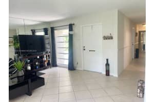 7208 NW 64th St, Tamarac, FL 33321, Sold 07/25/22
