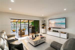 7238 Bedlington Rd, Miami Lakes, FL 33014, Sold 07/29/22