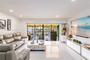 7238 Bedlington Rd, Miami Lakes, FL 33014, Sold 07/29/22