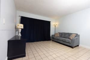 400 W Park Dr APT 103, Miami, FL 33172, Sold 08/22/22