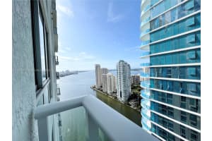 300 S Biscayne Blvd t 3604, Miami, FL 33131, Sold 09/06/22