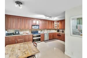 20441 NE 30th Ave Apt 122-9, Aventura, FL 33180, Sold 07/29/22