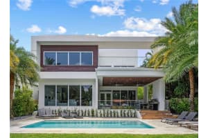 867 NE 76th St, Miami, FL 33138, Sold 10/25/22