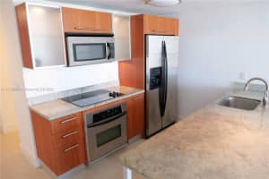 185 SW 7th St APT 3703, Miami, FL 33130, Sold 07/08/22