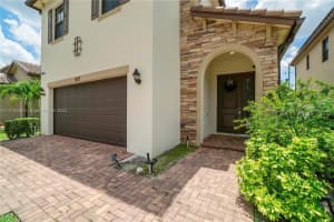 5017 NW 51st Ter, Lauderdale Lakes, FL 33319, Sold 09/30/22