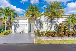 21495 SW 90th Pl, Cutler Bay, FL 33189, Sold 07/25/22