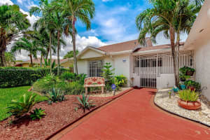 19642 NW 59th Pl, Hialeah, FL 33015, Sold 10/28/22