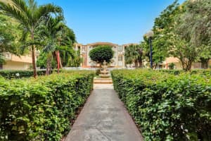 1750 W 46th St APT 232, Hialeah, FL 33012, Sold 07/11/22