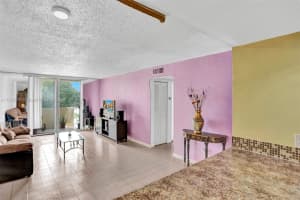 1750 W 46th St APT 232, Hialeah, FL 33012, Sold 07/11/22