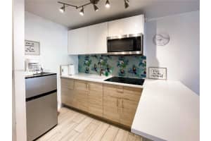 710 Washington Ave APT 323, Miami Beach, FL 33139, Sold 08/08/22